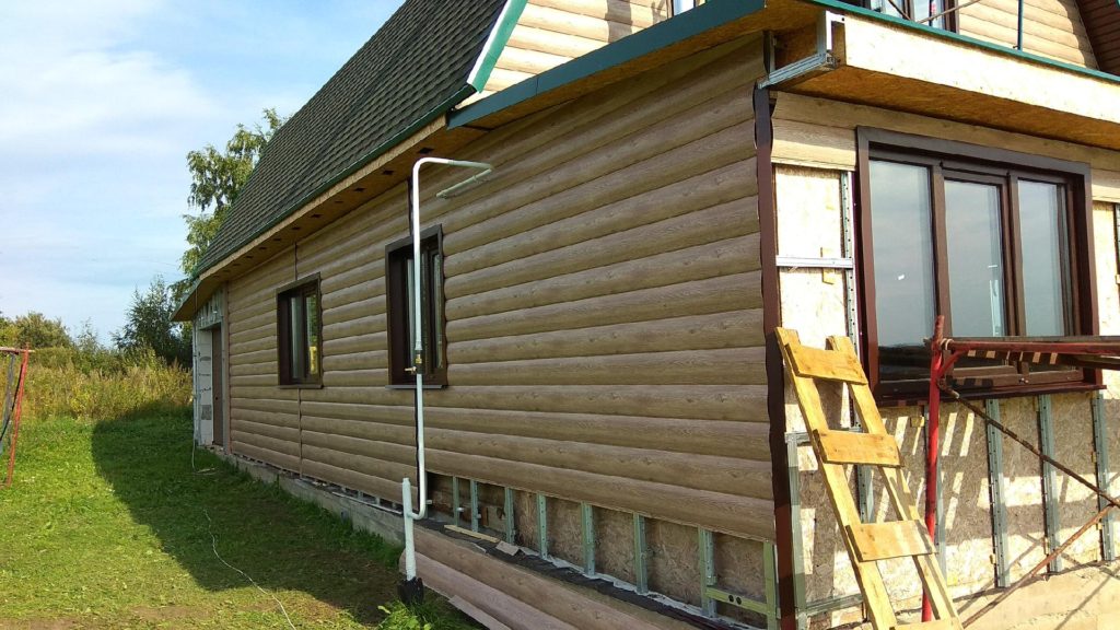 Ремонт фасада частного дома брусом Саратов